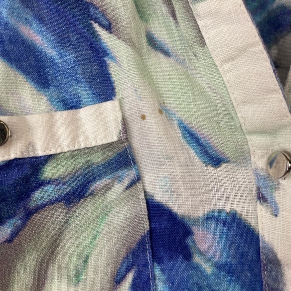 JM Collection 100% linen blouse. Beautiful top with one small blemish. In pics - Picture 4 of 5